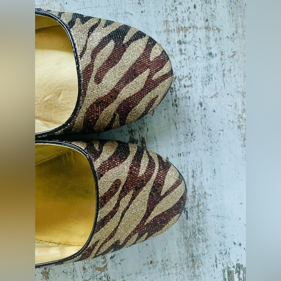 Qupid Sparkly Animal Print Flats Unknown Size - Picture 8 of 9